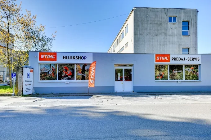 Predajňa HUJIKSHOP zvonku